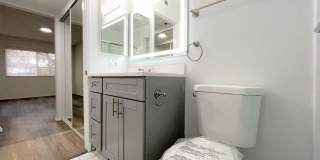 400-420 N. Oakland Ave. Gallery 67