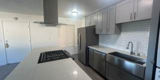 Top Floor Apartment, 1 Bed + 1 Car Garage, Long Beach Gallery 12