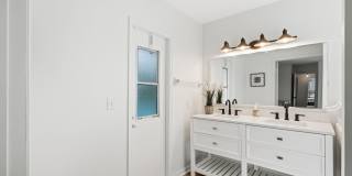 1019 Larch Way Gallery 19