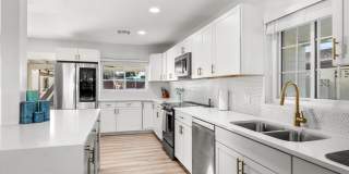 2207 North 28th Place Gallery 10