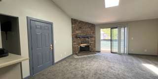 Charming 2BR Townhome in Aurora Gallery 25