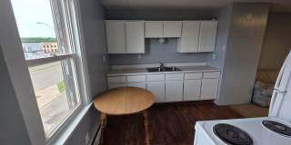 110 E Canda St Apartments Gallery 1