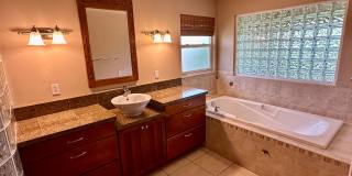 Spacious Home Close to Beaches, Shopping and More in South Maui! Gallery 24