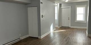 Newly renovated 3 BR 1.5BA 1400 sf townhouse located in near downtown Norfolk. Gallery 12