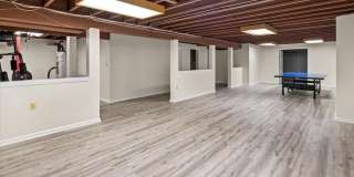 12 WINDERMERE WAY Gallery 33