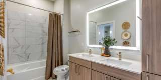 2901 NE Inner Loop Gallery 6