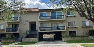 3 Bedrooms and 3 baths condo unit in the heart of Sherman Oaks. 3 Bedrooms and 3 baths condo unit in the heart of Sherman Oaks. Gallery 1