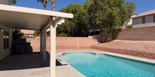 3 Bedroom House with Pool Gallery 33