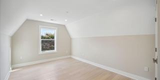 901 LAWRENCE Street NE Gallery 11