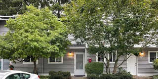 Charming Bothell Condo in a Fantastic Location! (Lower rent for 8 of 12 months Gallery 1