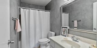 2 Bedroom 2 Bath in Ideal Location Gallery 28
