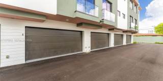 721 SW 11th Street Gallery 21