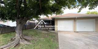 Updated 2bd/1ba Sacramento Duplex Gallery 1