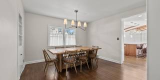 Beautiful Arlington Home South of Lane Gallery 11