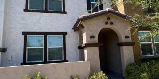 Unique opportunity! Rent a beautiful townhome in Tempe!! Gallery 1