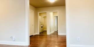 Large 1BD 1BA Apartment with Bonus Area Located in Historic Miller Neighborhood!! Gallery 5