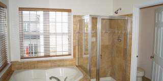 25575 AMERICA Square Gallery 29