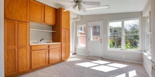 502 N MANSFIELD Street N Gallery 16