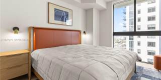 11 NE 6th St Gallery 6