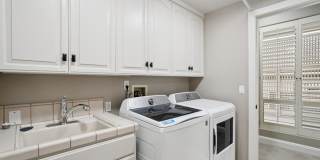 Elegant Los Altos Townhouse Near Redwood Grove & Shoup Park Gallery 38