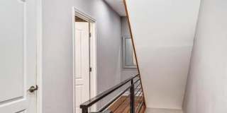 1945 WATKINS STREET Gallery 23