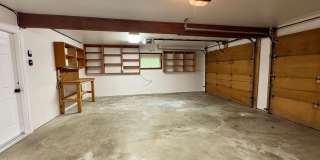 Dog friendly, 3 bedroom home in the hills Gallery 24