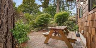 Super Sweet Cottage Living, Centrally Located! Gallery 15