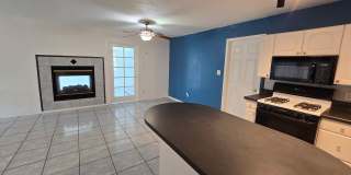 Beautiful 3 bed/ 1 bath home on large lot with walled and fenced front and back yard! Gallery 7