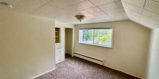 Freshly painted large home near Everett Mall AVAILABLE NOW Gallery 9