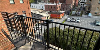 Beautifully Furnished 1/1 Apartment in Downtown Broad St.- $2,350 Gallery 27