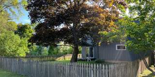 3 Bedroom home with garage, laundry and fenced yard! Gallery 16