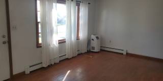 3 bd, 2 ba house NE Columbia, 2nd living room downstairs, fenced, w/d included Gallery 3