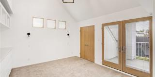 404 Prospect Street Gallery 28