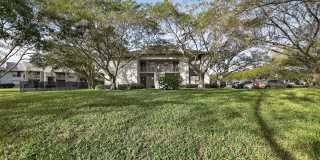 Advenir at Banyan Lake Gallery 32