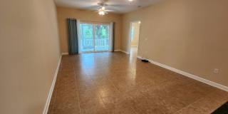 50% off this beautiful 2/2 Bouchelle Condo with private garage, see details* Gallery 4