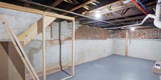 565 LINE Street Gallery 25