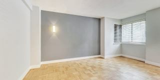 Stylish 1 Bedroom Condo in Foggy Bottom! Gallery 4