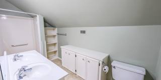 Spacious 4/3 bathroom Home Gallery 16