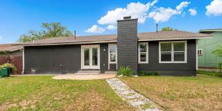 Stylishly Remodeled Home, Two Primary Suites and Unbeatable South Austin Location! Gallery 23