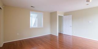 Beautiful Three Bedroom in Washington Square West Gallery 24