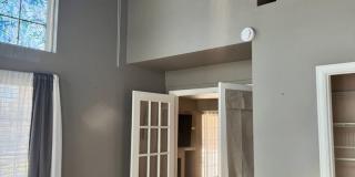 Charming 2BR Condo in Aurora Gallery 1