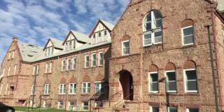 Studio, One and Two Bedroom Apartments Near Downtown Sioux Falls Gallery 1