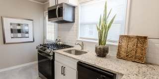 Everly Apartments on Cherry Street Gallery 19