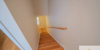 104 N Dallas St Gallery 17