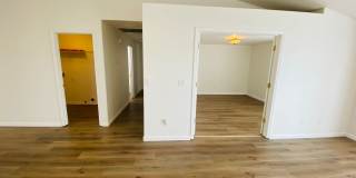 Gorgeous Remodeled Spacious 4 bedroom Gallery 13