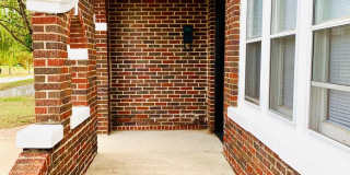 Large 1BD 1BA Apartment with Bonus Area Located in Historic Miller Neighborhood!! Gallery 13