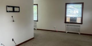 204 Ross Avenue Gallery 8