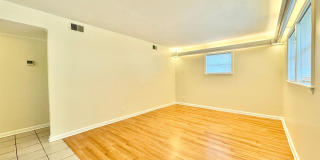 2 Bedroom in Lindley Park close to UNCG Gallery 4