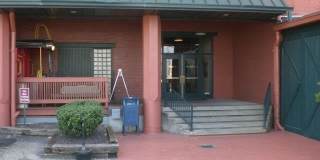 915 Main Street Gallery 5