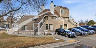 Charming Condo with Washer/Dryer and Gas Fireplace Gallery 1